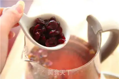 Make A rose drink from Lord Luo step 5