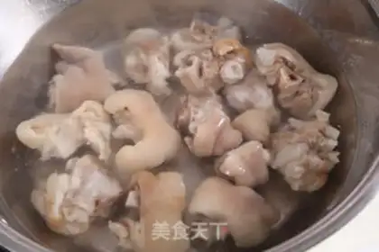 Make Ink fish pork soup step 1
