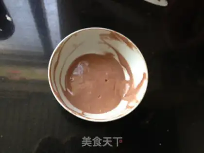 Make Double-coloured protein pie step 4