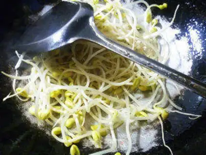 Make A soybean sprouts step 2