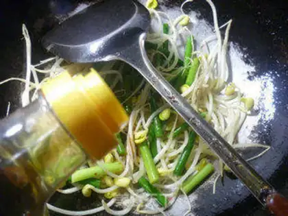 Make A soybean sprouts step 4
