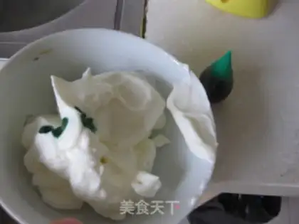 Make Christmas cupcakes step 9