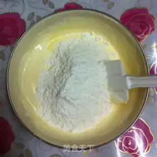 Make Strawberry cupcakes step 2