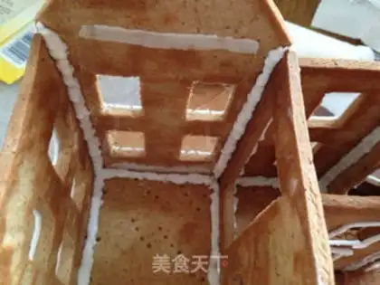 Make Christmas gingerbread house step 24