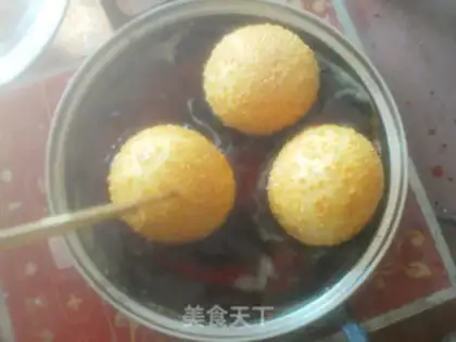 Make The empty big sesame ball step 5