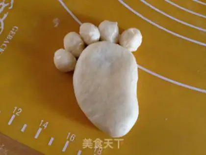 Make Little foot bread step 5