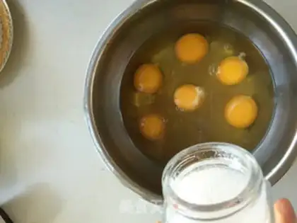 Make Northeast egg sausage step 2
