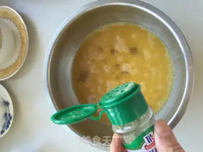 Make Northeast egg sausage step 3