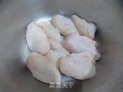 Make Garlic roast chicken wings step 0