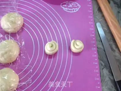 Make ♪ On the bottom of the honey bread ♪ step 9