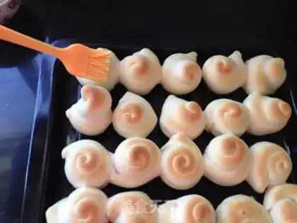 Make ♪ On the bottom of the honey bread ♪ step 13