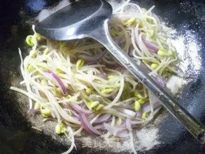 Make The onion sprouts step 6