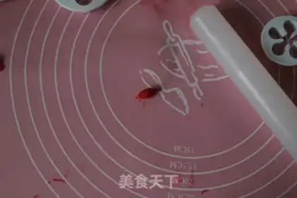 Make Rose cupcakes step 15