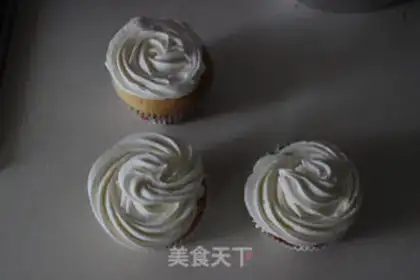 Make Rose cupcakes step 17