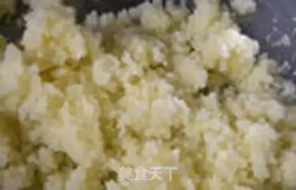 Make Onion souffle step 1
