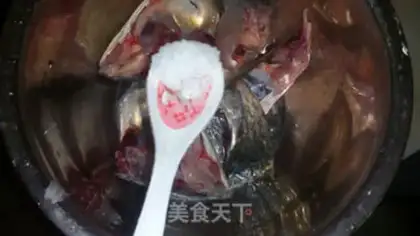 Make Onion tofu soup fish head soup step 1