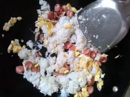 Make Ham and egg fried rice step 3