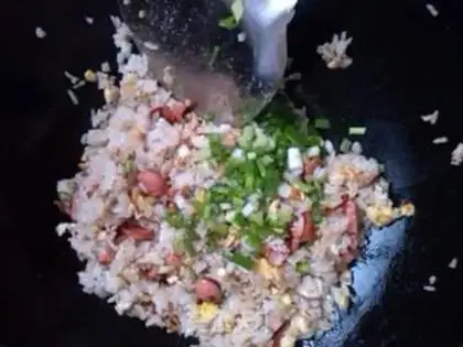 Make Ham and egg fried rice step 4