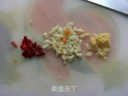 Make A soybean sprouts, a potato fan step 1