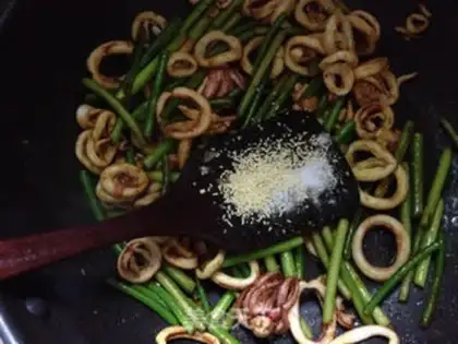 Make Curry squid step 8