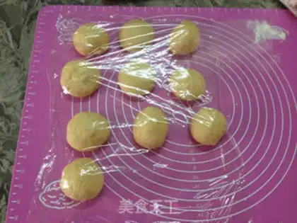 Make Pumpkin rolls step 4