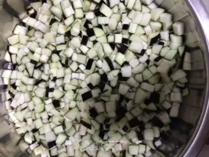 Make Squeeze meat and pasta step 0