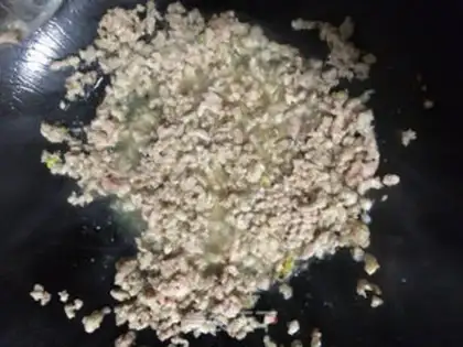 Make Squeeze meat and pasta step 4