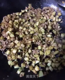 Make Squeeze meat and pasta step 5