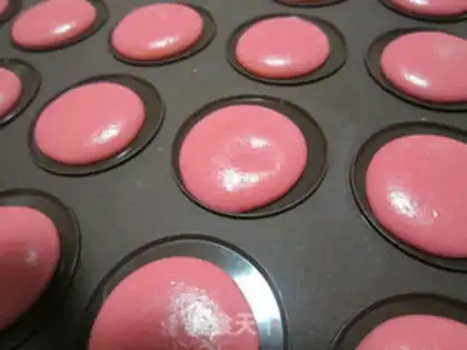 Make French dessert Macalon step 11