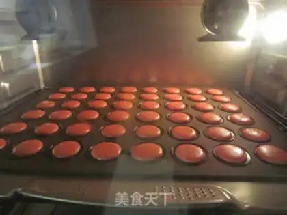 Make French dessert Macalon step 12