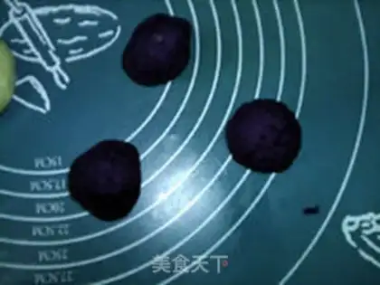Make The purple melon bread step 7