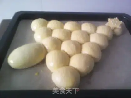 Make Christmas bread step 7