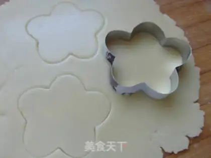 Make Flower cookies step 7