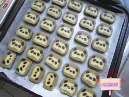 Make Panda cookies step 14
