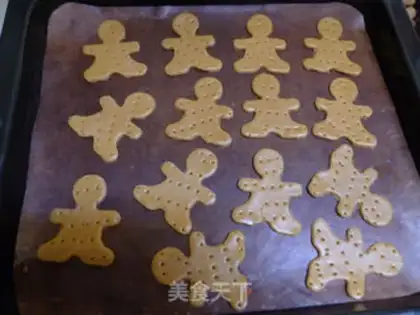 Make Frozen gingerbread man step 8