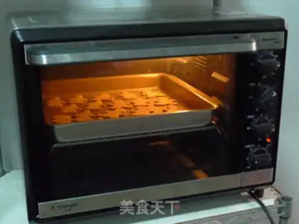 Make Frozen gingerbread man step 9