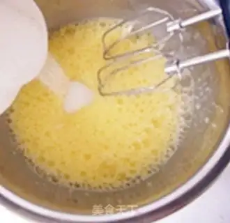 Make French laffy sponge cake step 1