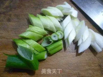 Make Onion fried soybeans step 2