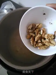Make Porridge of walnuts step 5