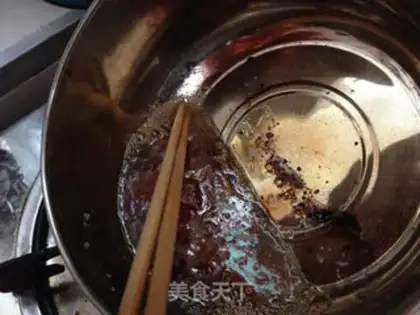Make Chocolate penguin cake step 5