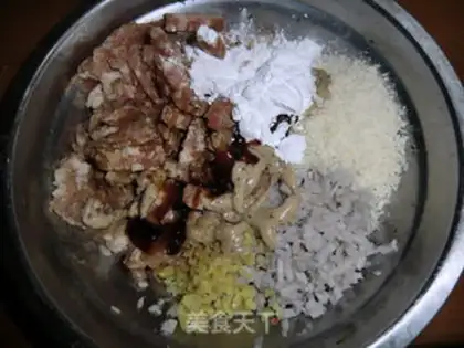 Make Black peppers, small meatballs step 1
