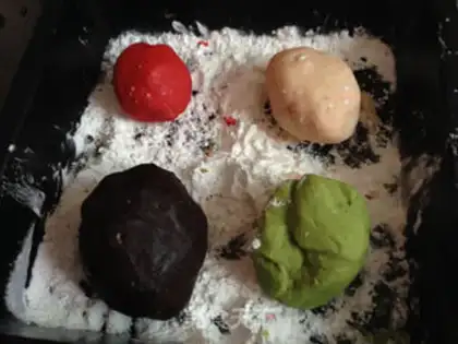 Make Chocolate penguin cake step 8