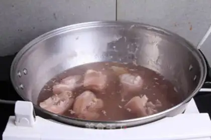 Make Hot pig hoof step 1