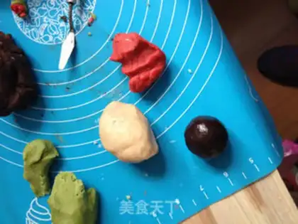 Make Chocolate penguin cake step 9