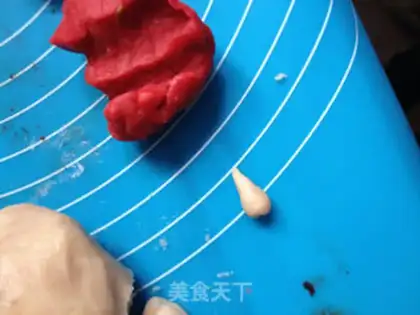 Make Chocolate penguin cake step 11