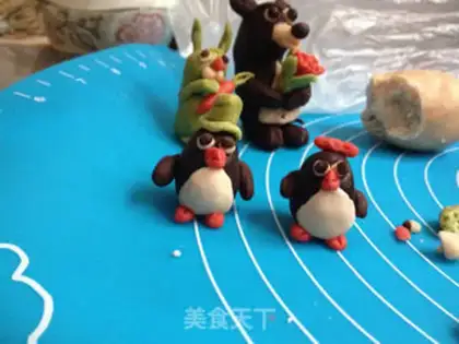 Make Chocolate penguin cake step 19
