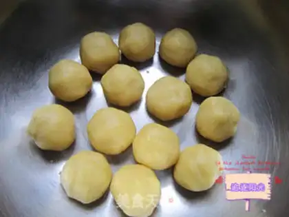 Make Almond peaches step 4