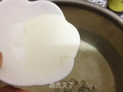 Make Chocolate penguin cake step 24