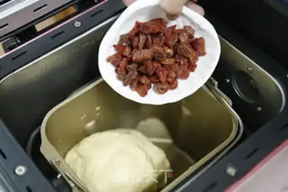 Make Strawberry bread step 4