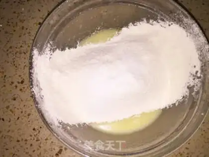 Make Strawberry cupcakes step 2